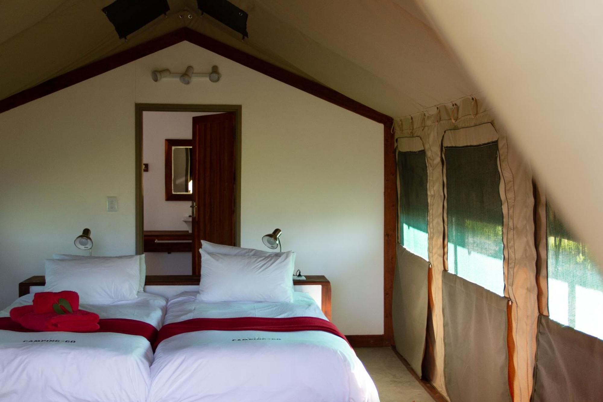 Etosha Safari Camping2Go Okaukuejo Rom bilde